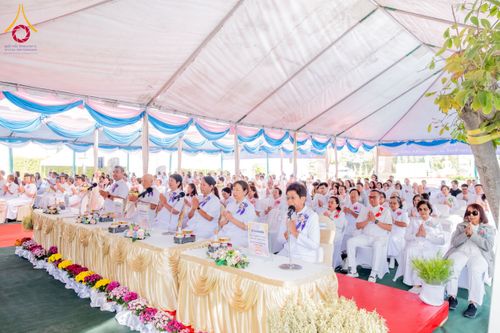 ภาพ No.179869:พิธีทอดกฐินบรมจักรพรรดิ สร้างอุโบสถ 80 ปี บูชาธรรมหลวงพ่อธัมมชโย ณ วัดพระธรรมกายแคลิฟอร์เนีย ประเทศสหรัฐอเมริกา วันอาทิตย์ที่ 10 พฤศจิกายน พ.ศ. 2567