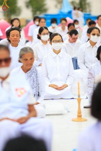 ภาพ No.118211:พิธีจุดประทีปถวายเป็นพุทธบูชา และบูชาธรรมมหาปูชนียาจารย์ พระมงคลเทพมุนี(สด จนฺทสโร) วันที่ 24 มกราคม พ.ศ. 2567 ณ อนุสรณ์สถานบางปลา อ.บางเลน จ.นครปฐม