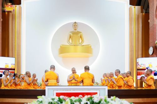 ภาพ No.169415:พิธีทอดกฐินสามัคคี เพื่อสนับสนุนการเผยแผ่พระพุทธศาสนาวิชชาธรรมกาย ณ วัดพระธรรมกายลอนดอน สหราชอาณาจักร วันอาทิตย์ที่ 20 ตุลาคม พ.ศ. 2567