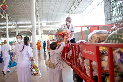 ภาพ No.99672:พิธีตักบาตรวันอาทิตย์ต้นเดือน ณ สภาธรรมกายสากล วัดพระธรรมกาย จ.ปทุมธานี วันอาทิตย์ที่ 3 ธันวาคม พ.ศ. 2566