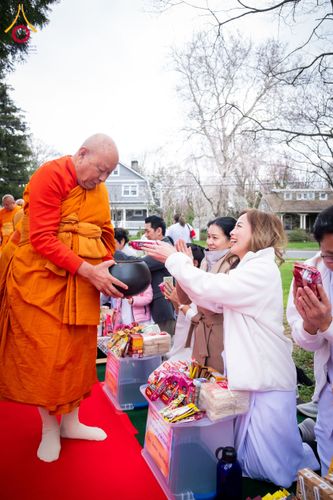 ภาพ No.62405:คณะศิษยานุศิษย์รวมใจสถาปนาและสมโภช ธรรมจักร เพื่ออัญเชิญประดิษฐาน ณ ยอดอุโบสถ 80 ปี หลวงพ่อธัมมชโย วัดพระธรรมกายนิวเจอร์ซี ประเทศสหรัฐอเมริกา  วันอาทิตย์ที่ 7 เมษายน พ.ศ. 2567