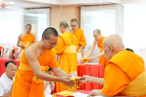 ภาพ No.233709:วันอาทิตย์ที่ 6 กรกฎาคม พ.ศ.2568 พิธีสมโภช 15 ปี วัดพระธรรมกายเกาลูน และพิธีมุทิตาสักการะเปรียญธรรม 9 ประโยค ณ วัดพระธรรมกายเกาลูน เขตปกครองพิเศษฮ่องกง สาธารณรัฐประชาชนจีน