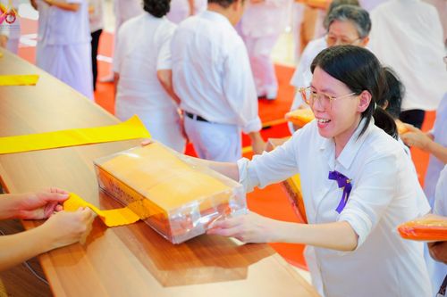 ภาพ No.265639:วันเสาร์ที่ 18 ตุลาคม พ.ศ. 2568 พิธีทอดกฐินสามัคคี ประจำปี 2568 “กฐินครัวมหาทาน” ณ ศูนย์อบรมเยาวชนบางปะหัน ตำบลหันสัง อำเภอบางปะหัน จังหวัดพระนครศรีอยุธยา