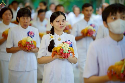 ภาพ No.227389:วันเสาร์ที่ 31 พฤษภาคม พ.ศ. 2568 พิธีเวียนประทักษิณรอบพระอุโบสถ ในพิธีอุปสมบท สามเณรเตรียม DCI รุ่นที่ 22 ณ อุโบสถพระไตรปิฎก วัดพระธรรมกาย