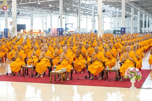 ภาพ No.159186:พิธีบูชาข้าวพระ ในวันอาทิตย์ต้นเดือน วันที่ 6 ตุลาคม พ.ศ. 2567 ณ สภาธรรมกายสากล วัดพระธรรมกาย