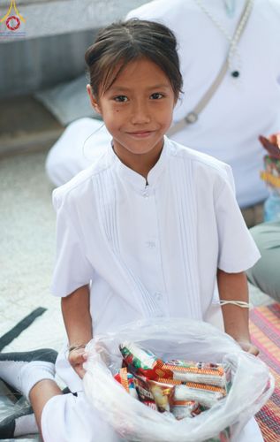 ภาพ No.107563:พิธีตักบาตรพระธรรมยาตราฯ ในโครงการธรรมยาตรากตัญญูบูชา มหาปูชนียาจารย์ พระมงคลเทพมุนี(สด จนฺทสโร) พระผู้ปราบมาร ปีที่ 12 ณ อนุสรณ์สถานมหาวิหารพระมงคลเทพมุนี อ.สองพี่น้อง จ.สุพรรณบุรี วันที่ 7 มกราคม พ.ศ. 2567