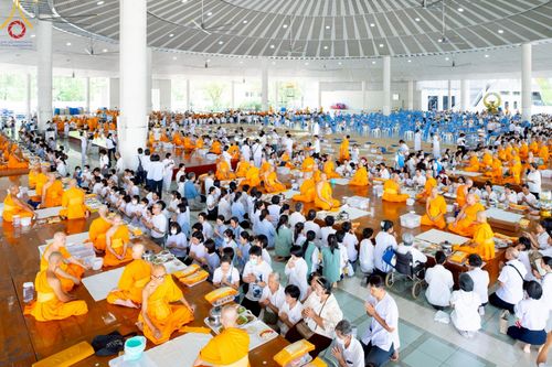 ภาพ No.213297:วันศุกร์ที่ 28 มีนาคม พ.ศ. 2568 (วันพระ แรม 15 ค่ำ เดือน 4) พิธีบุพเปตพลี ครั้งที่ 161 ร่วมอุทิศบุญแด่หมู่ญาติที่ล่วงลับไปแล้ว และสืบทอดอายุพระพุทธศาสนา ณ หอฉันคุณยายอาจารย์ฯ วัดพระธรรมกาย