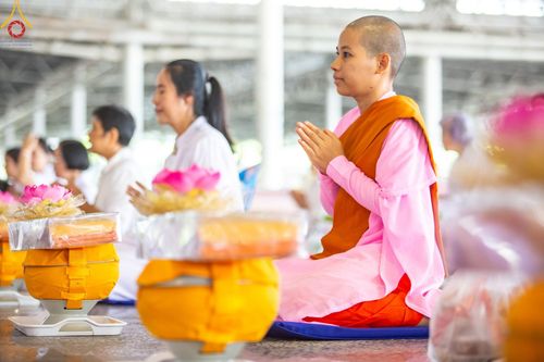 ภาพ No.131617:พิธีร่วมบุญบรรพชาสามเณร 5,000 รูป ณ บ้านแก้วเรือนทองคุณยาย สภาธรรมกายสากล วัดพระธรรมกาย วันเสาร์ที่ 23 มีนาคม พ.ศ. 2567