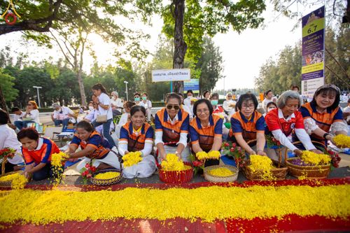 ภาพ No.120042:พิธีต้อนรับพระธรรมยาตรา ในโครงการธรรมยาตรา กตัญญูบูชา มหาปูชนียาจารย์ พระมงคลเทพมุนี(สด จนฺทสโร) พระผู้ปราบมาร อนุสรณ์สถาน 7 แห่ง ปีที่ 12 วันที่ 28 มกราคม พ.ศ. 2567 ณ วัดพระธรรมกาย จ.ปทุมธานี