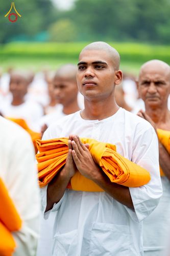 ภาพ No.231070:วันที่ 1 กรกฎาคม พ.ศ. 2568 โครงการบรรพชาสามเณร 300 รูป ถวายเป็นพุทธบูชา  วันอาสาฬหบูชา ณ จุดกำเนิดพระรัตนตรัย  ต้นแหล่งธัมมจักกัปปวัตตนสูตร เมืองพาราณสี  สารนาถ ประเทศอินเดีย