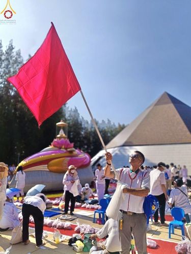 ภาพ No.198749:V.50 สารพัดV สารพัดดี ที่ธรรมยาตรา ในโครงการธรรมยาตรา กตัญญูบูชา มหาปูชนียาจารย์ พระมงคลเทพมุนี(สด จนฺทสโร) พระผู้ปราบมาร อนุสรณ์สถาน 7 แห่ง ปีที่ 13 ระหว่างวันที่ 2-31 มกราคม พ.ศ. 2568