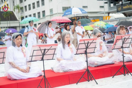 ภาพ No.226105:วันอาทิตย์ที่ 25 พฤษภาคม พ.ศ. 2568 พิธีตักบาตรพระ 1,000 รูปเมืองตรัง ครบรอบ 110 ปี เมืองทับเที่ยง ถวายเป็นพุทธบูชา ถวายเป็นพระราชกุศลแด่รัชกาลที่ 10 และอุทิศส่วนกุศลแด่อดีตเจ้าเมืองตรัง และบรรพบุรุษ ณ บริเวณหน้าศาลากลางจังหวัดตรัง ถนนพระราม 6