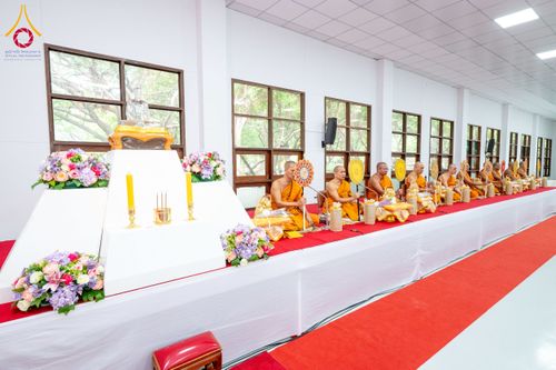 ภาพ No.227110:วันอังคารที่ 3 มิถุนายน พ.ศ. 2568 นายอำเภอคลองหลวง นำพสกนิกรรวมใจภักดิ์ สมเด็จพระนางเจ้าฯ พระบรมราชินี เนื่องในโอกาสวันเฉลิมพระชนมพรรษา ณ อาคารปลูกศรัทธา 2 วัดพระธรรมกาย อ.คลองหลวง จ.ปทุมธานี