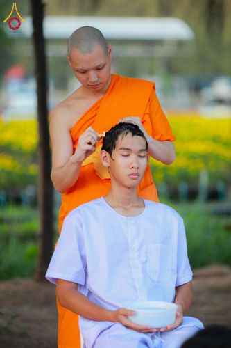 ภาพ No.135333:พิธีปลงผม ธรรมทายาท ระดับอุดมศึกษา รุ่นที่ 51 ภาคฤดูร้อน ณ วัดพระธรรมกาย จ.ปทุมธานี วันเสาร์ที่ 6 เมษายน พ.ศ. 2567
