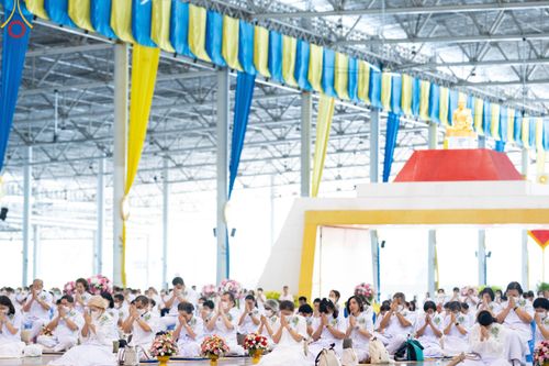 ภาพ No.102826:พิธีรับมอบต้นสมบัติจักรพรรดิ เพื่องานเผยแผ่พระพุทธศาสนาวิชชาธรรมกายไปทั่วโลก แด่ศูนย์ส่งเสริมศีลธรรมทั่วโลก 224 แห่ง วันอาทิตย์ที่ 17 ธันวาคม พ.ศ. 2566 ณ สภาธรรมกายสากล วัดพระธรรมกาย