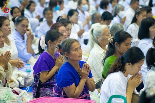 ภาพ No.308448:วันที่ 1 กุมภาพันธ์ พ.ศ. 2569 พิธีตักบาตรข้าวสารอาหารแห้ง ณ บ้านแก้วเรือนทองคุณยาย สภาธรรมกายสากล วัดพระธรรมกาย