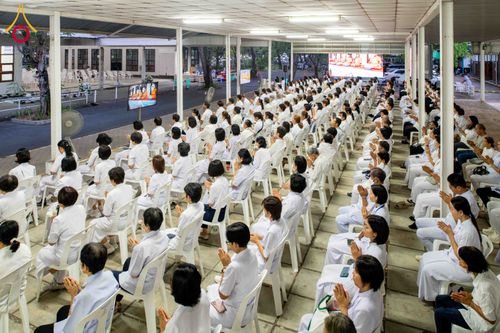 ภาพ No.314698:วันเสาร์ที่ 21 มีนาคม พ.ศ. 2569 พิธีบำเพ็ญกุศล คุณพ่อณรงค์ จินตมากุล  สิริอายุ 99 ปี 11 เดือน โยมบิดา พระครูปลัดรัตนวีรวัฒน์ (รังสฤษดิ์ อิทฺธิจินตโก) ที่ปรึกษาเจ้าคณะจังหวัดปทุมธานี เจ้าอาวาสวัดพระธรรมกาย  ณ ห้องปลูกศรัทธา 2 วัดพระธรรมกาย ปทุมธานี