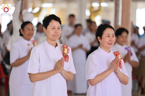 ภาพ No.300425:วันที่ 22 มกราคม พ.ศ. 2569 พิธีทอดผ้าป่าทำนุบำรุงศาสนสถาน ณ วัดรางกำหยาด ต.บางภาษี อ.บางเลน จ.นครปฐม ในโครงการธรรมยาตรา กตัญญูบูชา มหาปูชนียาจารย์ พระมงคลเทพมุนี(สด จนฺทสโร) พระผู้ปราบมาร อนุสรณ์สถาน 7 แห่ง ปีที่ 14