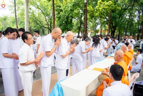 ภาพ No.330932:วันวิสาขบูชา อาทิตย์ที่ 31 พฤษภาคม พ.ศ.2569 พิธีบรรพชาสามเณรอุบาสก 11 ท่าน , พิธีถวายบาตรผ้าไตร และจตุปัจจัยไทยธรรม แด่สามเณร , พิธีอุปสมบทอุทิศชีวิต , พิธีกล่าวคำกัปปิยภัณฑ์  ณ อุโบสถพระไตรปิฎก วัดพระธรรมกาย จังหวัดปทุมธานี