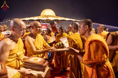 ภาพ No.312480:วันอังคารที่ 3 มีนาคม พ.ศ.2569 พิธีเวียนประทักษิณและจุดมาฆประทีป (ภาพชุดที่ 2) ณ ลานธรรมพระมหาธรรมกายเจดีย์ วัดพระธรรมกาย