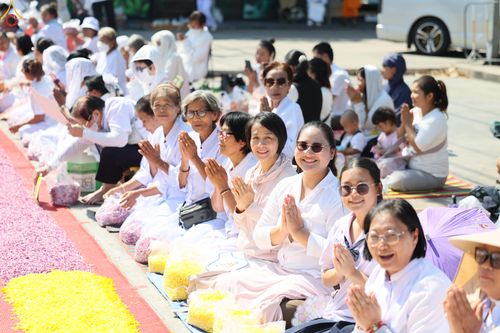 ภาพ No.304060:วันที่ 25 มกราคม พ.ศ. 2569 พิธีต้อนรับพระธรรมยาตรา  รร.สามัคคีราษฏร์บำรุง-วัดพระธรรมกาย ในโครงการธรรมยาตรา กตัญญูบูชา มหาปูชนียาจารย์ พระมงคลเทพมุนี(สด จนฺทสโร) พระผู้ปราบมาร อนุสรณ์สถาน 7 แห่ง ปีที่ 14