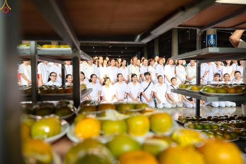 ภาพ No.325683:วันที่ 22 เมษายน พ.ศ.2569(วันคุ้มครองโลก) งานถวายมหาสังฆทาน 40,000 กว่าวัดทั่วประเทศ เจ้าหน้าที่ สาธุชน ร่วมใจจัดเตรียมภัตตาหารเพล (ชุด 2)