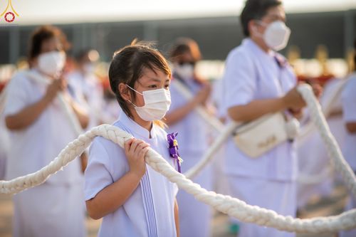 ภาพ No.79175:พิธีอัญเชิญองค์พระบรมพุทธเจ้า 24 องค์ เวียนประทักษิณรอบพระมหาธรรมกายเจดีย์ ณ วัดพระธรรมกาย  วันที่ 2 เมษายน พ.ศ. 2566