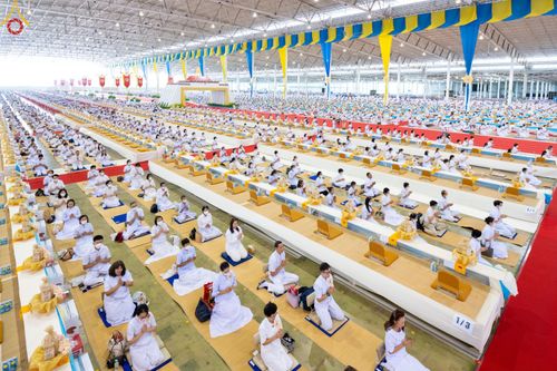 ภาพ No.85147:บรรยากาศการต้อนรับพระสังฆาธิการทั่วประเทศ และพิธีบูชาข้าวพระในวันสมาธิโลก วันอาทิตย์ต้นเดือนที่ 6 สิงหาคม พ.ศ. 2566 ณ สภาธรรมกายสากล วัดพระธรรมกาย