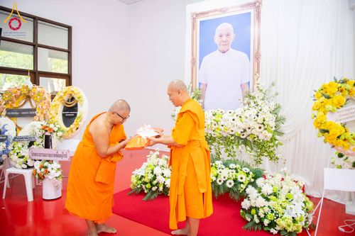 ภาพ No.314507:วันศุกร์ที่ 20 มีนาคม พ.ศ. 2569 พิธีบำเพ็ญกุศล คุณพ่อณรงค์ จินตมากุล โยมบิดา พระครูปลัดรัตนวีรวัฒน์ (รังสฤษดิ์ อิทฺธิจินตโก) ที่ปรึกษาเจ้าคณะจังหวัดปทุมธานี เจ้าอาวาสวัดพระธรรมกาย  ณ ห้องปลูกศรัทธา 2 วัดพระธรรมกาย ปทุมธานี