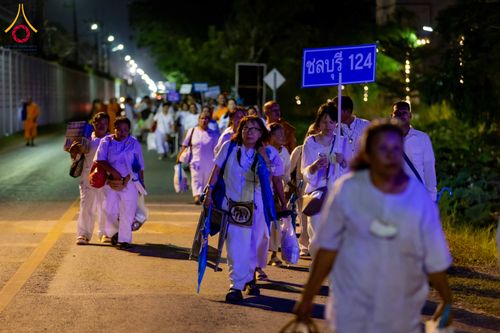 ภาพ No.324573:วันที่ 22 เมษายน พ.ศ.2569 (วันคุ้มครองโลก) บรรยากาศพระสังฆาธิการและสาธุชน การเดินทางกลับ งานถวายมหาสังฆทาน 40,000 กว่าวัดทั่วประเทศ วัดพระธรรมกาย