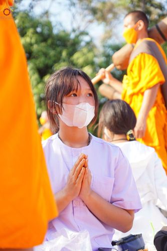 ภาพ No.72321:พิธีต้อนรับพระธรรมยาตรา ในโครงการธรรมยาตรากตัญญูบูชา มหาปูชนียาจารย์ พระมงคลเทพมุนี(สด จนฺทสโร) พระผู้ปราบมาร อนุสรณ์สถาน 7 แห่ง ปีที่ 11 วันที่ 18 มกราคม พ.ศ. 2566 ณ อนุสรณ์สถานลำดับที่ 4 สถานที่เกิดด้วยกายธรรม วัดโบสถ์ (บน) บางคูเวียง อ.บางกรวย จ.นนทบุ