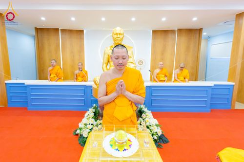 ภาพ No.313277:วันอาทิตย์ที่ 8 มีนาคม พ.ศ. 2569 พิธีสมโภชรูปเหมือนพระมงคลเทพมุนี (สด จนฺทสโร) และพิธีทอดผ้าป่าสามัคคีเพื่อสร้างวิหารพระมงคลเทพมุนี ณ วัดพุทธเคปทาวน์ ประเทศแอฟริกาใต้