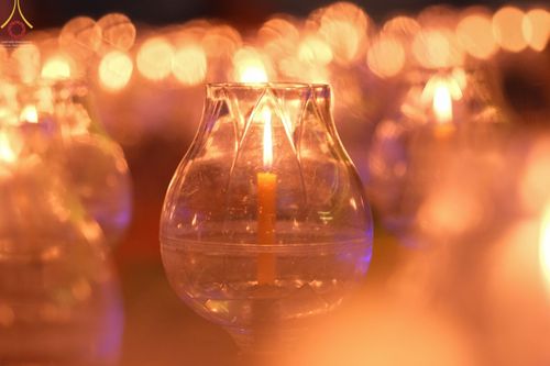 ภาพ No.69395:พิธีจุดประทีปถวายเป็นพุทธบูชา และบูชาธรรมมหาปูชนียาจารย์ ในโครงการธรรมยาตรากตัญญูบูชา มหาปูชนียาจารย์ พระมงคลเทพมุนี(สด จนฺทสโร) พระผู้ปราบมาร ปีที่ 11 ณ อนุสรณ์สถานมหาวิหารพระมงคลเทพมุนี อ.สองพี่น้อง จ.สุพรรณบุรี