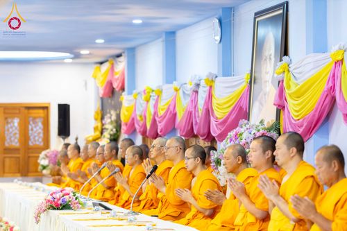 ภาพ No.295538:วันที่ 16 มกราคม พ.ศ. 2569 พิธีถวายภัตตาหารเป็นสังฆทาน แด่พระธรรมยาตรา ณ วัดโบสถ์บน ต.บางคูเวียง จ.นนทบุรี อนุสรณ์สถานลำดับที่ 4 สถานที่เกิดด้วยกายธรรม ในโครงการธรรมยาตรา กตัญญูบูชา มหาปูชนียาจารย์ พระมงคลเทพมุนี(สด จนฺทสโร) พระผู้ปราบมาร อนุสรณ์สถาน 7 แ