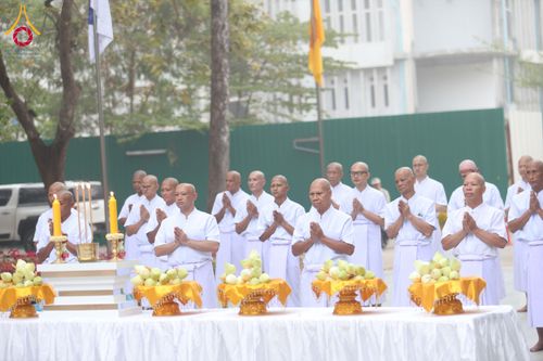 ภาพ No.298098:วันเสาร์ที่ 17 มกราคม พ.ศ. 2569 พิธีบรรพชาอุปสมบท โครงการอุปสมบทหมู่ บูชาธรรมครบ 117 ปี คุณยายอาจารย์มหารัตนอุบาสิกาจันทร์ ขนนกยูง  ณ อุโบสถพระไตรปิฎก วัดพระธรรมกาย