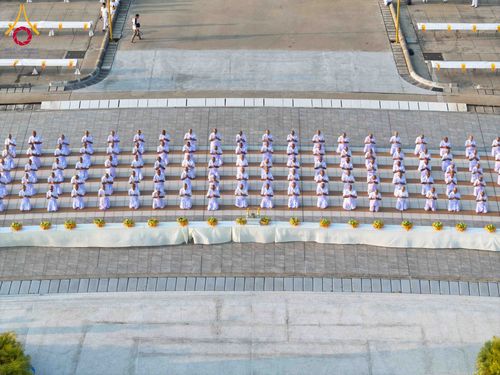 ภาพ No.320872:วันเสาร์ที่ 11 เมษายน พ.ศ.2569 พิธีเวียนประทักษิณ พิธีวันทาเจดีย์ โครงการอุปสมบทหมู่ บูชาธรรมหลวงพ่อธัมมชโย พ.ศ.2569 โครงการอุปสมบทหมู่ธรรมทายาท ระดับอุดมศึกษา รุ่น 53 (ภาคฤดูร้อน) ณ วัดพระธรรมกาย ปทุมธานี