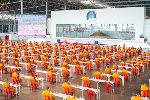 ภาพ No.75090:พิธีถวายภัตตาหารเป็นสังฆทาน แด่คณะพระธรรมยาตราฯ ในโครงการธรรมยาตรากตัญญูบูชา มหาปูชนียาจารย์ พระมงคลเทพมุนี(สด จนฺทสโร) พระผู้ปราบมาร อนุสรณ์สถาน 7 แห่ง ปีที่ 11 วันที่ 30 มกราคม พ.ศ. 2566