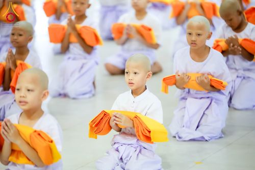 ภาพ No.317497:วันอาทิตย์ ที่ 29 มีนาคม พ.ศ.2569  พิธีปลงผม , พิธีขอขมามอบบาตรและผ้าไตร , พิธีบรรพชา ณ ศูนย์ปฏิบัติธรรมสมุทรปราการ จำนวน 42 รูป