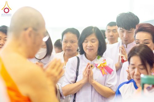 ภาพ No.121244:พิธีถวายภัตตาหารเป็นสังฆทาน แด่คณะพระธรรมยาตราฯ ในโครงการธรรมยาตรากตัญญูบูชา มหาปูชนียาจารย์ พระมงคลเทพมุนี(สด จนฺทสโร) พระผู้ปราบมาร อนุสรณ์สถาน 7 แห่ง ปีที่ 12 วันที่ 30 มกราคม พ.ศ. 2567 ณ สภาธรรมกายสากล วัดพระธรรมกาย