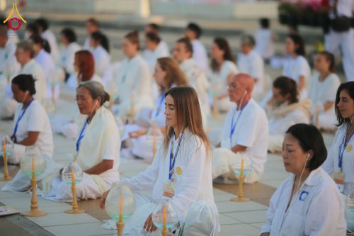 ภาพ No.312099:วันอังคารที่ 3 มีนาคม พ.ศ.2569 พิธีเวียนประทักษิณและจุดมาฆประทีป ณ ลานธรรมพระมหาธรรมกายเจดีย์ วัดพระธรรมกาย