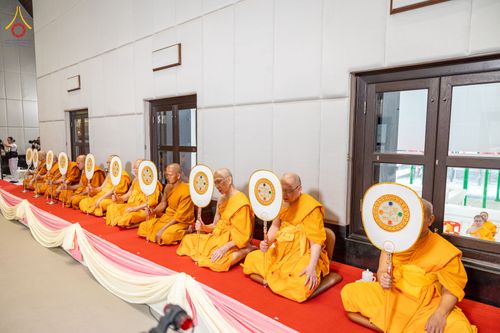 ภาพ No.332374:วันเสาร์ที่ 6 มิถุนายน พ.ศ.2569 พิธีต้อนรับสัญญาบัตร พัดยศ พระราชภาวนาวชิรวิเทศ วิ. ณ อุโบสถพระไตรปิฏก วัดพระธรรมกาย