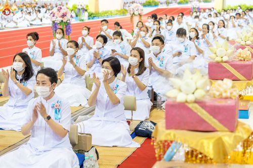 ภาพ No.85297:พิธีมุทิตาสักการะพระภิกษุ ผู้สอบได้เปรียญธรรม ๙ ประโยคระดับโลก, พิธีมอบโล่เกียรติยศและทุนการศึกษา สำนักเรียนบาลีดีเด่นทั่วประเทศ ในวันสมาธิโลก อาทิตย์ที่ 6 สิงหาคม พ.ศ. 2566 ณ สภาธรรมกายสากล วัดพระธรรมกาย