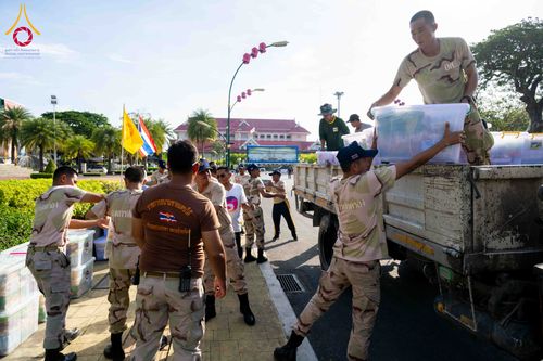 ภาพ No.329455:วันอาทิตย์ที่ 24 พฤษภาคม พ.ศ. 2569 พิธีตักบาตรพระ 1,000 รูป เพื่อถวายเป็นพุทธบูชาในเทศกาลวิสาขบูชาโลก และ ถวายเป็นพระราชกุศล  ณ ลานศิลปวัฒนธรรม เมืองปัตตานี จ.ปัตตานี