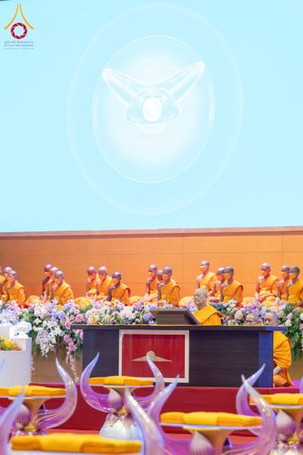 ภาพ No.134483:พิธีทอดผ้าป่าสมทบ มหาสังฆทาน 10,000 วัด ทั่วไทย วันอาทิตย์ต้นเดือนที่ 7 เมษายน พ.ศ.2567 ณ ห้องแก้วสารพัดนึก 1 สภาธรรมกายสากล  วัดพระธรรมกาย จ.ปทุมธานี