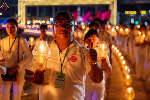 ภาพ No.124936:พิธีเวียนประทักษิณและจุดมาฆประทีป ในวันมาฆบูชา เสาร์ที่ 24 กุมภาพันธ์ พ.ศ. 2567 ณ พระมหาธรรมกายเจดีย์ วัดพระธรรมกาย