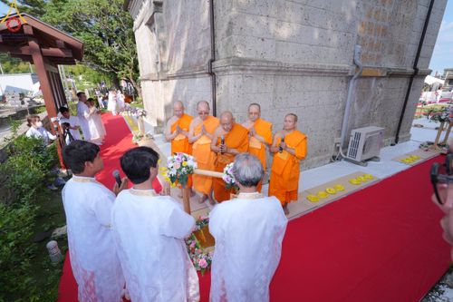 ภาพ No.141812:พิธีประดิษฐานลูกนิมิตมหาสมบัติ  ผูกสีมา สถาปนาอุโบสถ "บูชาธรรม 80 ปี หลวงพ่อธัมมชโย" ณ วัดพระธรรมกายโทชิหงิ ประเทศญี่ปุ่น วันอาทิตย์ที่ 16 มิถุนายน พ.ศ. 2567
