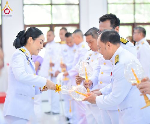 ภาพ No.227263:วันอังคารที่ 3 มิถุนายน พ.ศ. 2568 นายอำเภอคลองหลวง นำพสกนิกรรวมใจภักดิ์ สมเด็จพระนางเจ้าฯ พระบรมราชินี เนื่องในโอกาสวันเฉลิมพระชนมพรรษา ณ อาคารปลูกศรัทธา 2 วัดพระธรรมกาย อ.คลองหลวง จ.ปทุมธานี