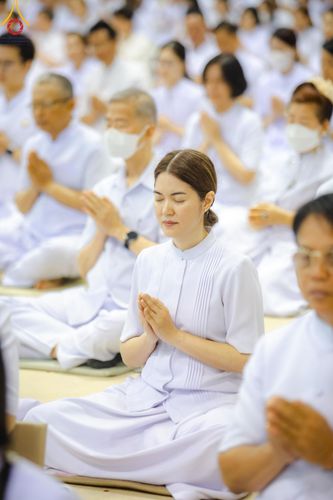 ภาพ No.139245:พิธีตักบาตร , พิธีบูชาข้าวพระ ณ ห้องแก้วสารพัด 1 สภาธรรมกายสากล วัดพระธรรมกาย วันอาทิตย์ต้นเดือนที่ 2 มิถุนายน พ.ศ. 2567