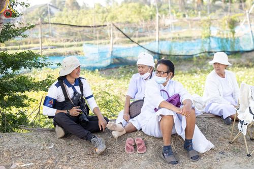 ภาพ No.198902:V.50 สารพัดV สารพัดดี ที่ธรรมยาตรา ในโครงการธรรมยาตรา กตัญญูบูชา มหาปูชนียาจารย์ พระมงคลเทพมุนี(สด จนฺทสโร) พระผู้ปราบมาร อนุสรณ์สถาน 7 แห่ง ปีที่ 13 ระหว่างวันที่ 2-31 มกราคม พ.ศ. 2568