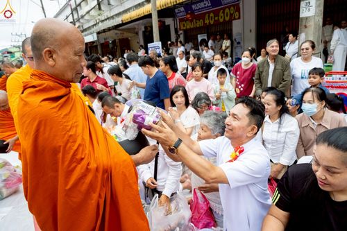 ภาพ No.245429:วันอาทิตย์ที่ 14 กันยายน พ.ศ. 2568 ตักบาตรพระ 555 รูป มหากุศล  น้อมถวายเป็นพุทธบูชา ณ หอนาฬิกาเบตง อ.เบตง จ.ยะลา